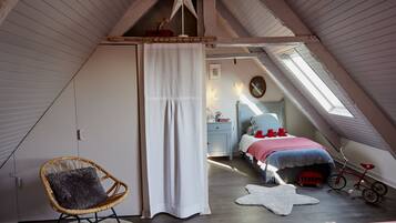 1 bedroom, iron/ironing board, WiFi, bed sheets