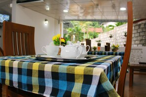 Daily continental breakfast (USD 5 per person) - Hispaniola inn (Mirissa)
