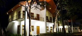 Athkandura Hotel