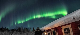 The Ultra-Luxe and cozy 3-bedroom Hommala cottage with sauna and next to river