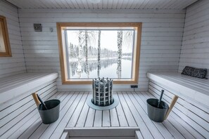 Sauna - The Iconic and cozy 4-bedroom Wikkelä Villa with sauna, jacuzzi & next to river (Ranua)