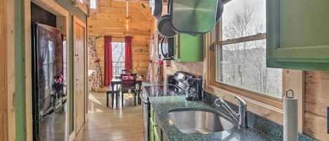 Fridge, microwave, stovetop, dishwasher