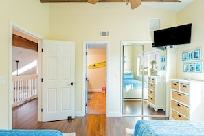 5 bedrooms, iron/ironing board, Internet, bed sheets - Pool - Hot Tub - 🐾 Friendly 5BR Great Escape 5 (Fort Myers Beach)