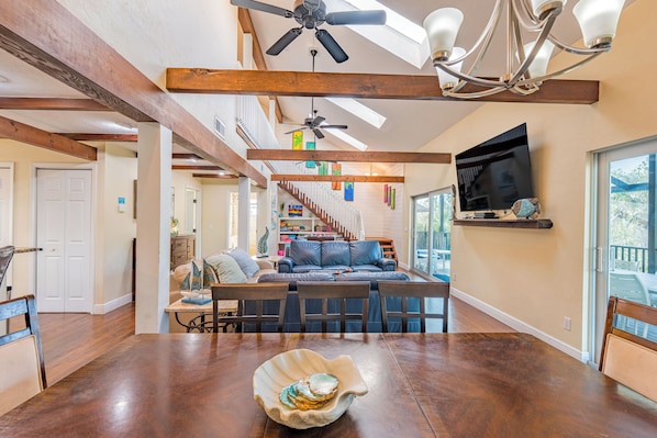 Interior - Pool - Hot Tub - 🐾 Friendly 5BR Great Escape 5 (Fort Myers Beach)