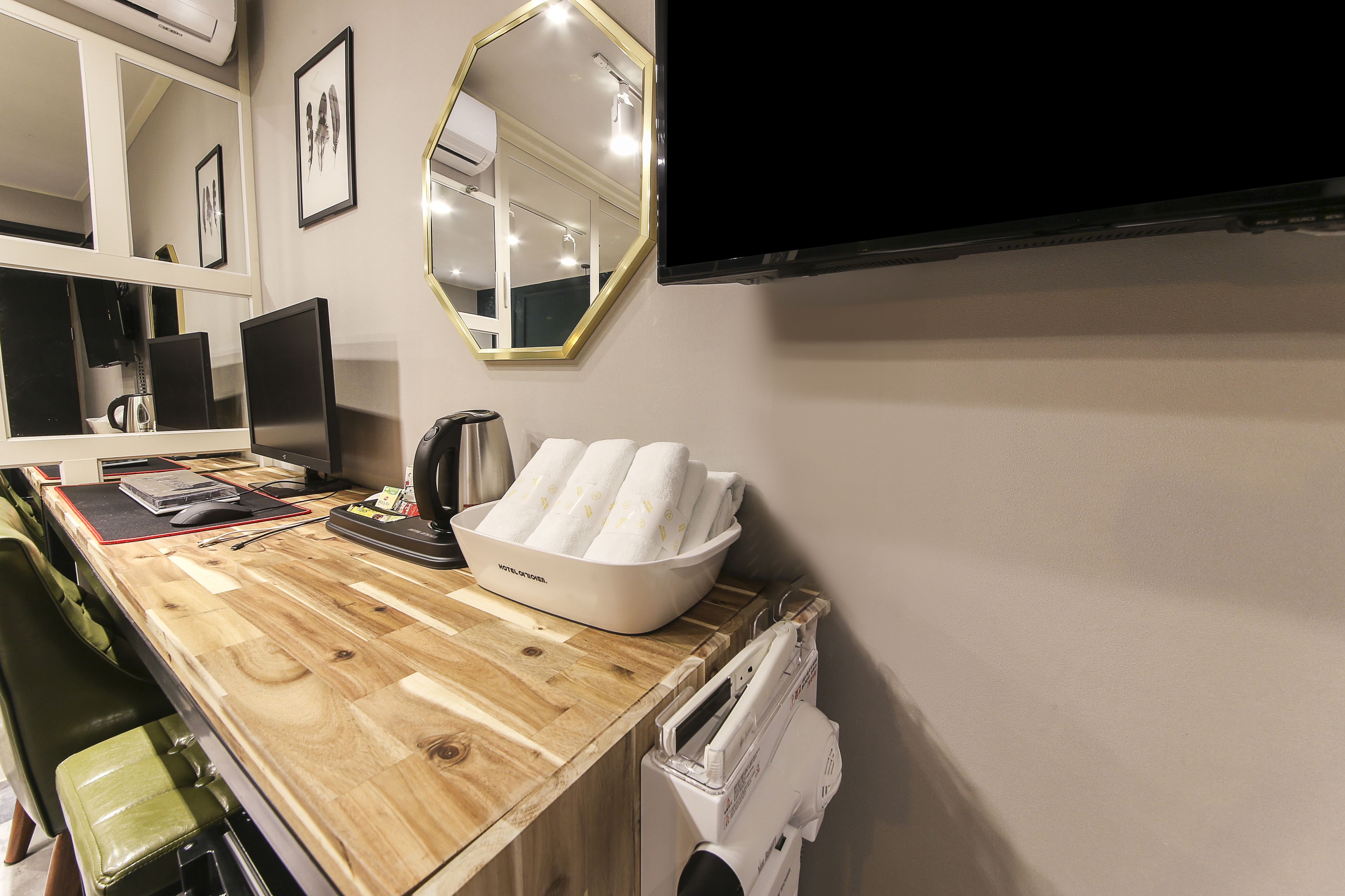 deluxe room, 1 bedroom (reserve breakfast before 10pm) | room amenity