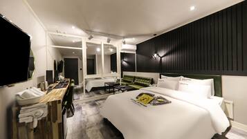 Standard Room, 1 Double Bed (Reserve breakfast before 10PM) | Free WiFi