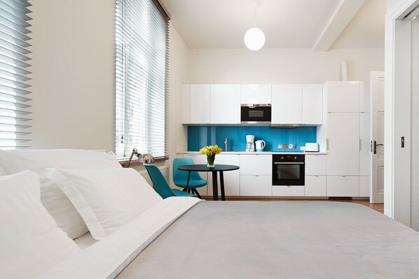 2 habitaciones, tabla de planchar con plancha, wifi y ropa de cama 