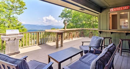 Cabin w/ Fireplace & Mountain Views: 5 Mi to Boone