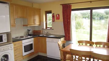 Fridge, dishwasher, cookware/dishes/utensils