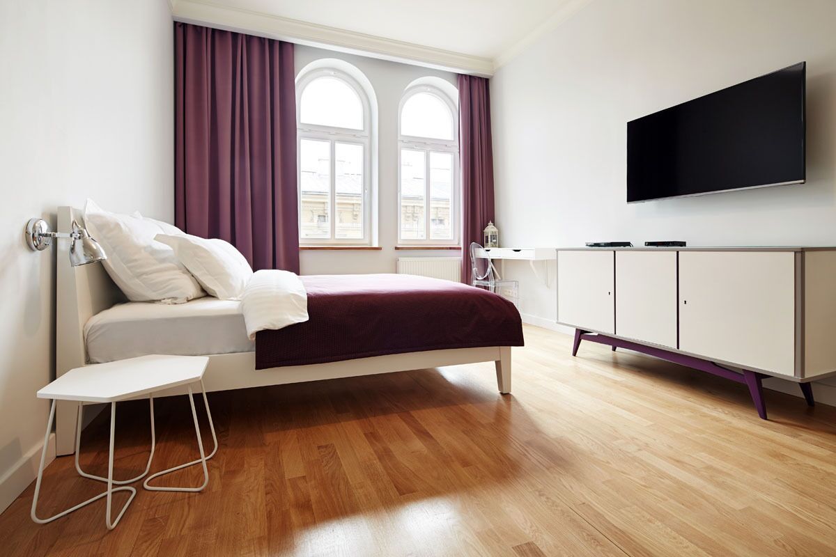 3 habitaciones, tabla de planchar con plancha, wifi y ropa de cama 