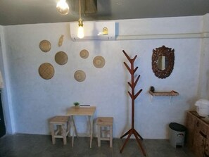 스탠다드 더블룸 또는 트윈룸 | 객실 내 금고, 각각 다른 스타일의 인테리어, 무료 WiFi