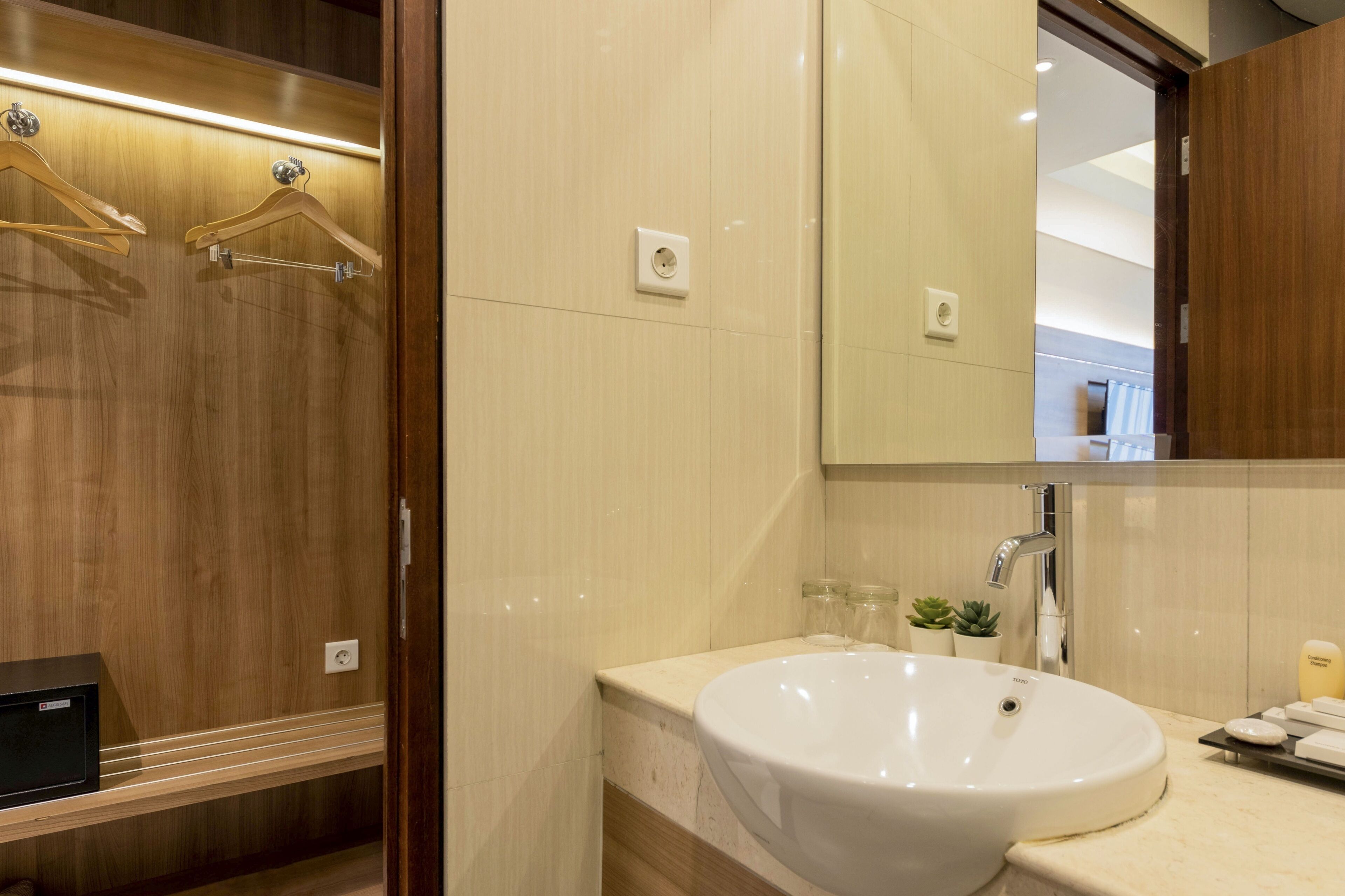 free toiletries, slippers, bidet, towels