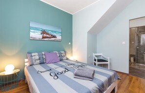 2 bedrooms, in-room safe, free WiFi, bed sheets