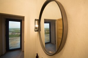 Interior - Quaint and Luxurious Cottage overlooking Doolin and the Aran Islands (Doolin)