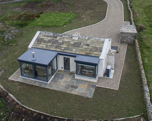 Exterior - Quaint and Luxurious Cottage overlooking Doolin and the Aran Islands (Doolin)