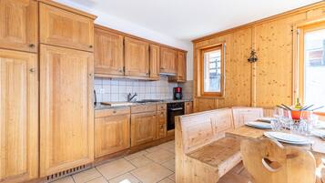 Réfrigérateur, micro-ondes, four, lave-vaisselle