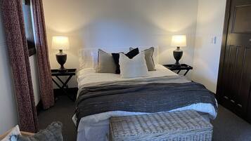 Room 1 | Premium bedding, down comforters, minibar, individually furnished
