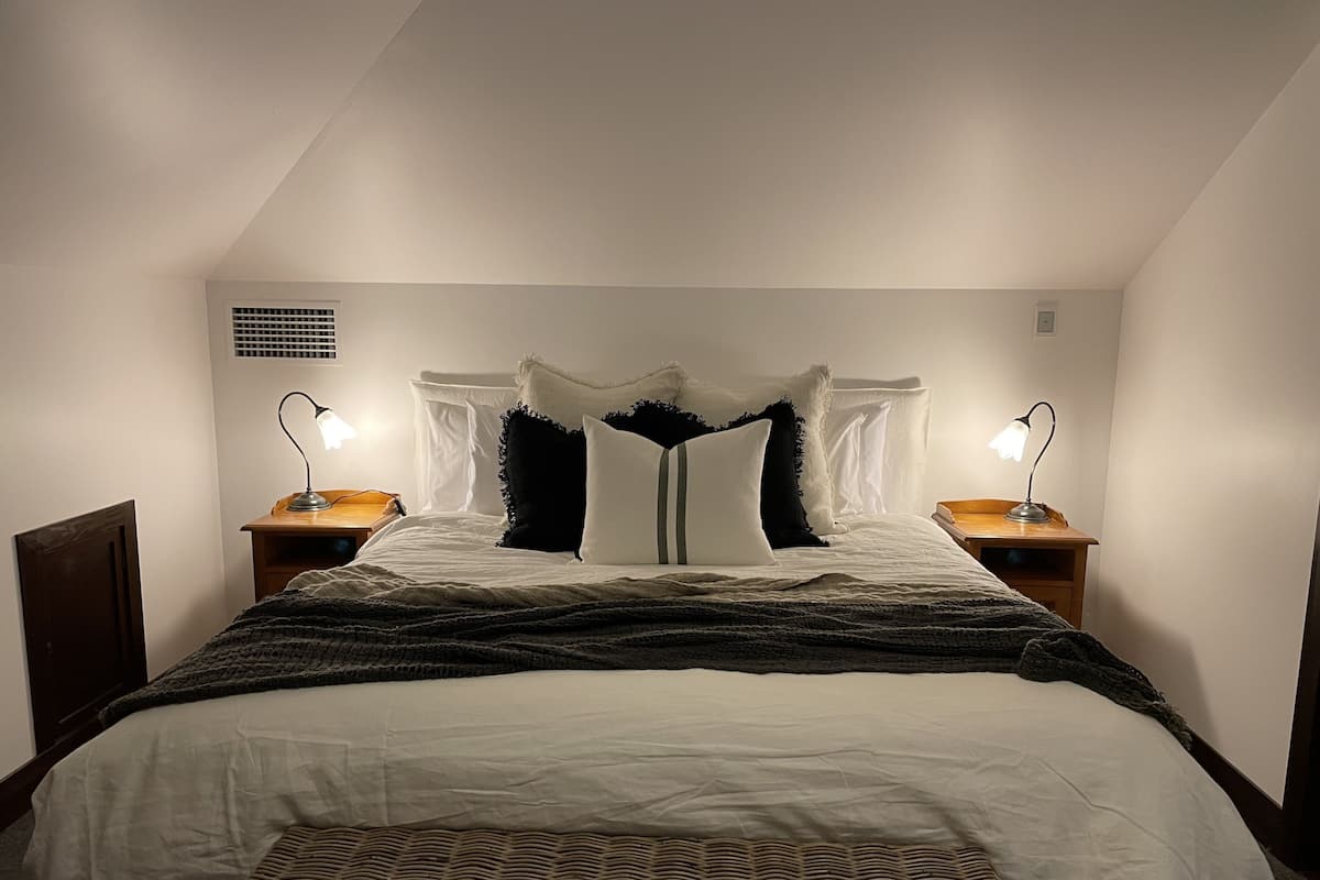 Classic-Zimmer, 1 King-Bett, Nichtraucher | 1 Schlafzimmer, hochwertige Bettwaren, Daunenbettdecken, Minibar