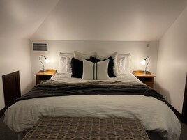 经典客房, 1 张特大床, 无烟房 | 高档床上用品、羽绒被、迷你吧、特色家居