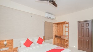 1 bedroom, premium bedding, soundproofing, WiFi (free)