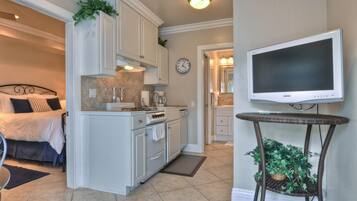 1 bedroom, iron/ironing board, internet, bed sheets