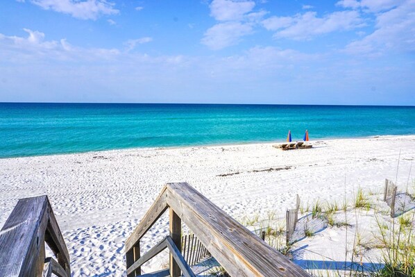 On the beach - Gorgeous 4 bedroom/4 bath Gulf Front town home at Portside Villas #5! (Pensacola Beach)