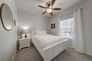3 bedrooms, iron/ironing board, internet, bed sheets