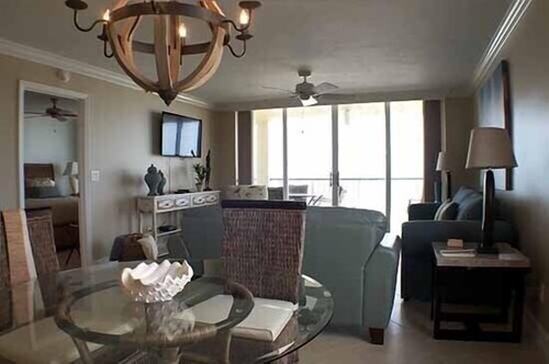 3 Bedroom, 2 Bath Apollo Oceanfront Condo