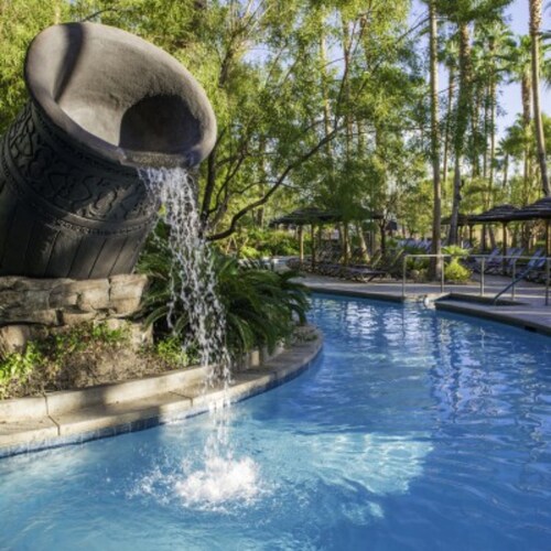 Pennzoil-Wochenende im Tahiti Village - 4 Gäste auf dem Strip