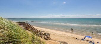 Stunning Bay Views by Beach Dog Friendly!