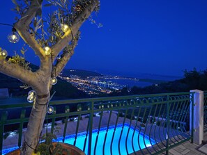 Property grounds - Vacation house with pool and view on Adriatic sea (Seget Gornji)