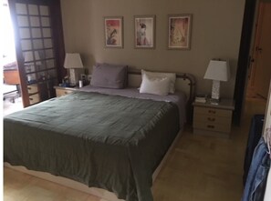 3 bedrooms, desk, iron/ironing board, WiFi