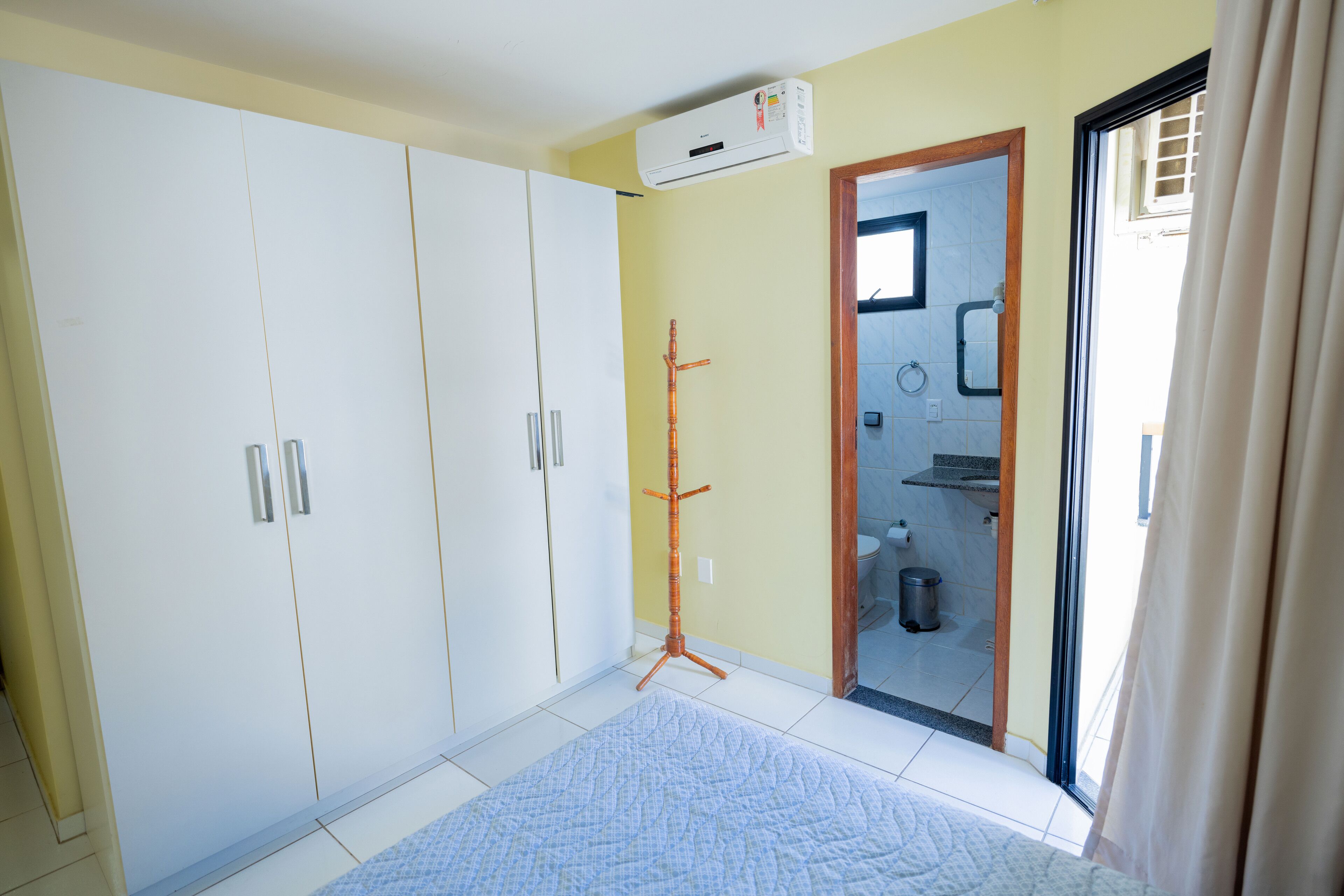 2 quartos, ferros/tábuas de passar roupa, Wi-Fi, roupa de cama