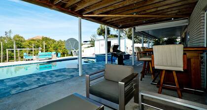 Snead Island Getaway