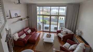 TV, Netflix, streaming services