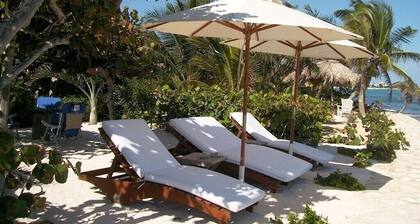 The only and most charming luxury beachfront cottage on the Riviera Maya