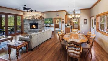 Smart TV, chimenea y reproductor de DVD