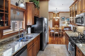 Fridge, microwave, oven, stovetop - Finely Appointed Mtn Condo in Gated Resort, Only 4 Steps to get in, GREAT VIEW!  (Whittier)