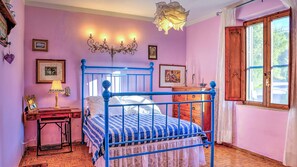 3 chambres, fer et planche à repasser, Wi-Fi gratuit, draps fournis