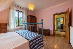 3 habitaciones, tabla de planchar con plancha y wifi gratis 
