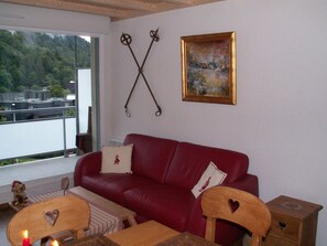 TV, books - Le Mont Dore: Apartment/ flat - Le Mont-Dore (Le Mont-Dore)