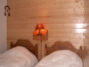 2 slaapkamers, een strijkplank/strijkijzer, gratis wifi