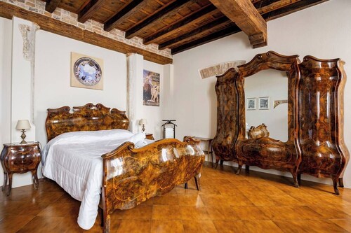 Romantic apartment in the heart of the historic center, free wi-fi