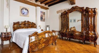 Romantic apartment in the heart of the historic center, free wi-fi