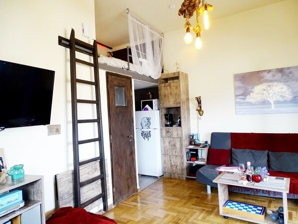 TV, stereo, offices