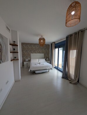 2 soverom, strykejern/-brett, wi-fi (inkludert) og sengetøy