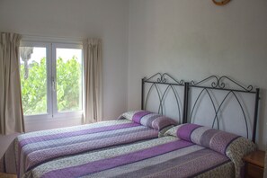 7 chambres, fer et planche Ă repasser, Wi-Fi gratuit, draps fournis