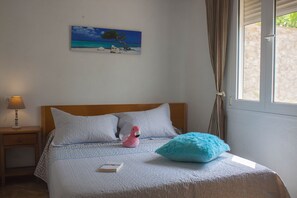 7 slaapkamers, een strijkplank/strijkijzer, gratis wifi, beddengoed
