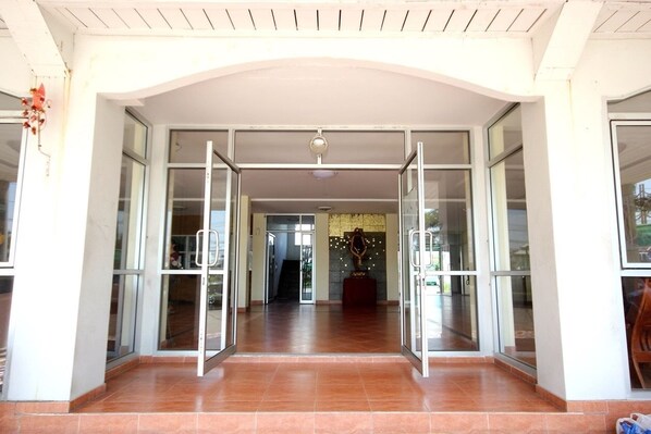 Interior entrance - Matini Amata (Phan Thong)