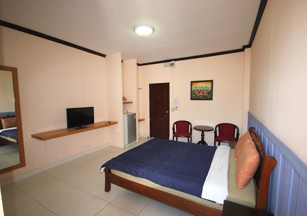 Deluxe Double Room | Desk, free WiFi, bed sheets